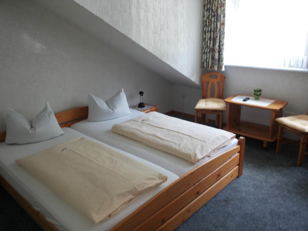 Pension "Dorfkrug" Winterberg Chambre photo