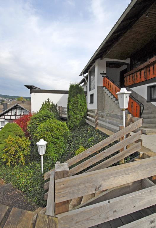 Pension "Dorfkrug" Winterberg Extérieur photo