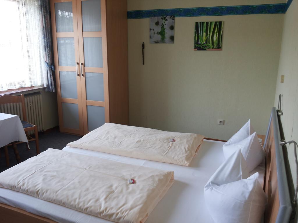 Pension "Dorfkrug" Winterberg Chambre photo